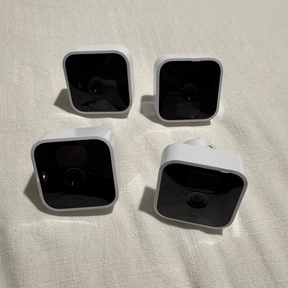 Set of 4 Blink Wireless Indoor Cameras - Picture 1 of 2